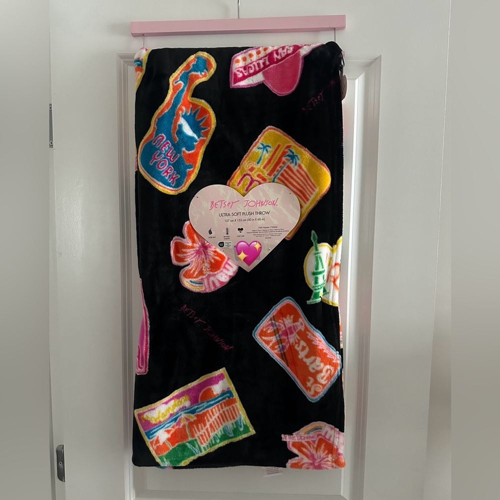✈️Betsey Johnson Jetsetter Blanket/Throw ✈️